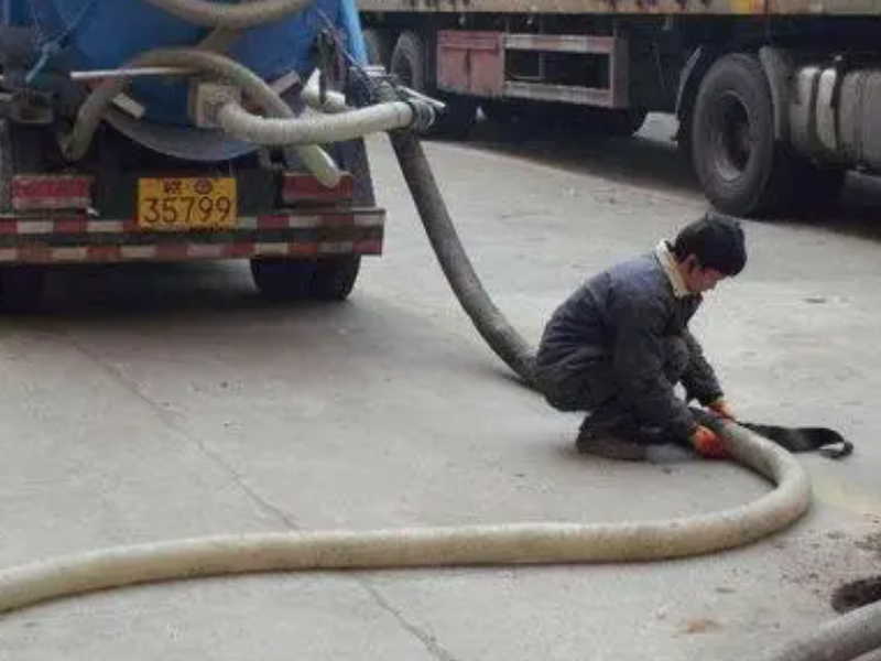 历下凤凰路抽粪清理污水池